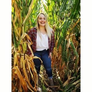 Meet your Posher, Whitney